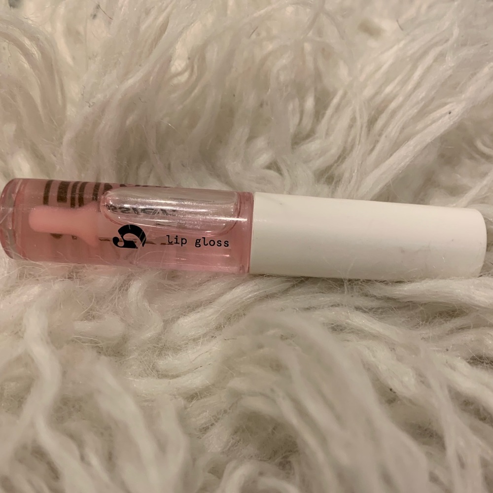 Glossier Lip Gloss in Clear